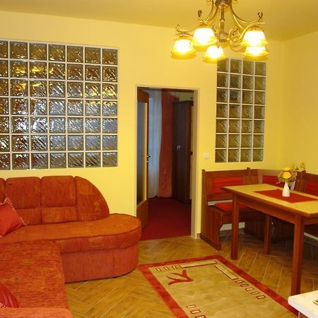 Holdlux Apartmanok Sárvár Exteriér fotografie